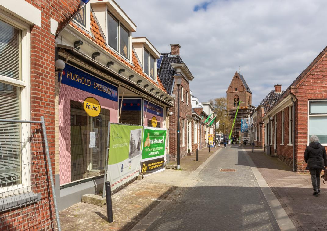 Versterking winkelpanden in het centrum van Loppersum.