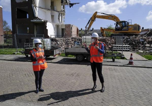 Officiële start sloop woningen Harkenrothstraat Appingedam