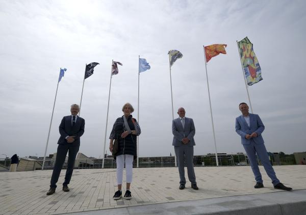 Wethouder, gedeputeerde, directeur Waddenfonds en bedenker naam in beeld
