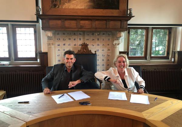 Annalies Usmany heeft overeenkomst getekend voor aankoop Action