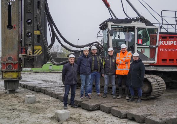 Bestuur VV Poolster en Jan Menninga