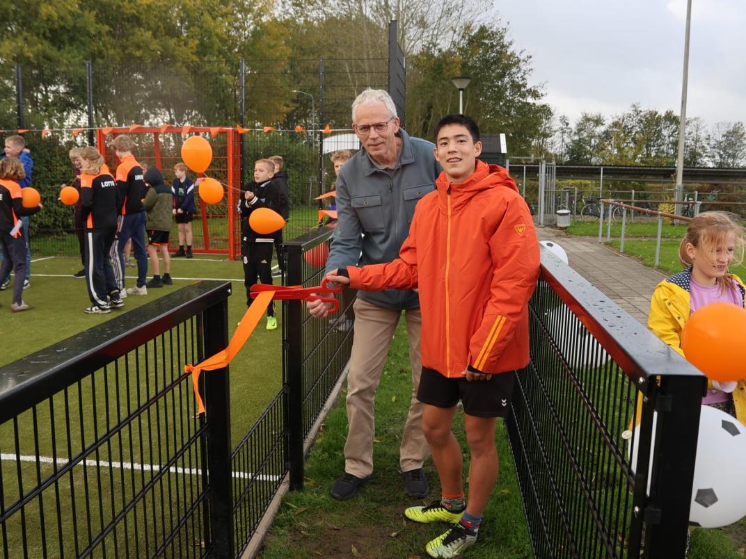 lint dat doorgeknipt wordt door Pier Prins